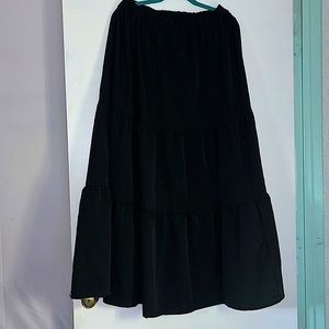 Black causal Ruffle hem long skirt